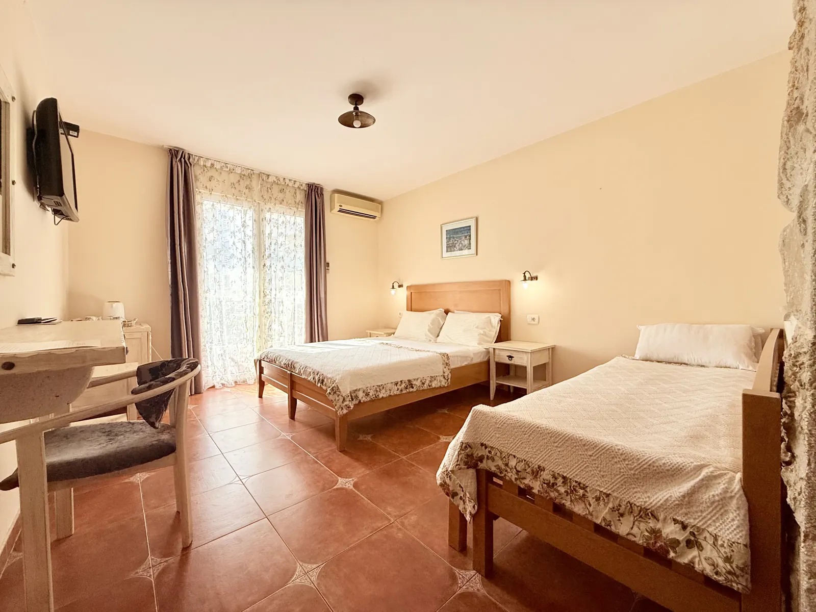 Superior Triple Room — photo 2